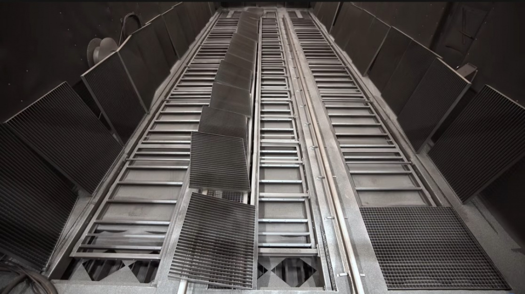 Как сохранить чистоту и производительность в дробеструйной камере?